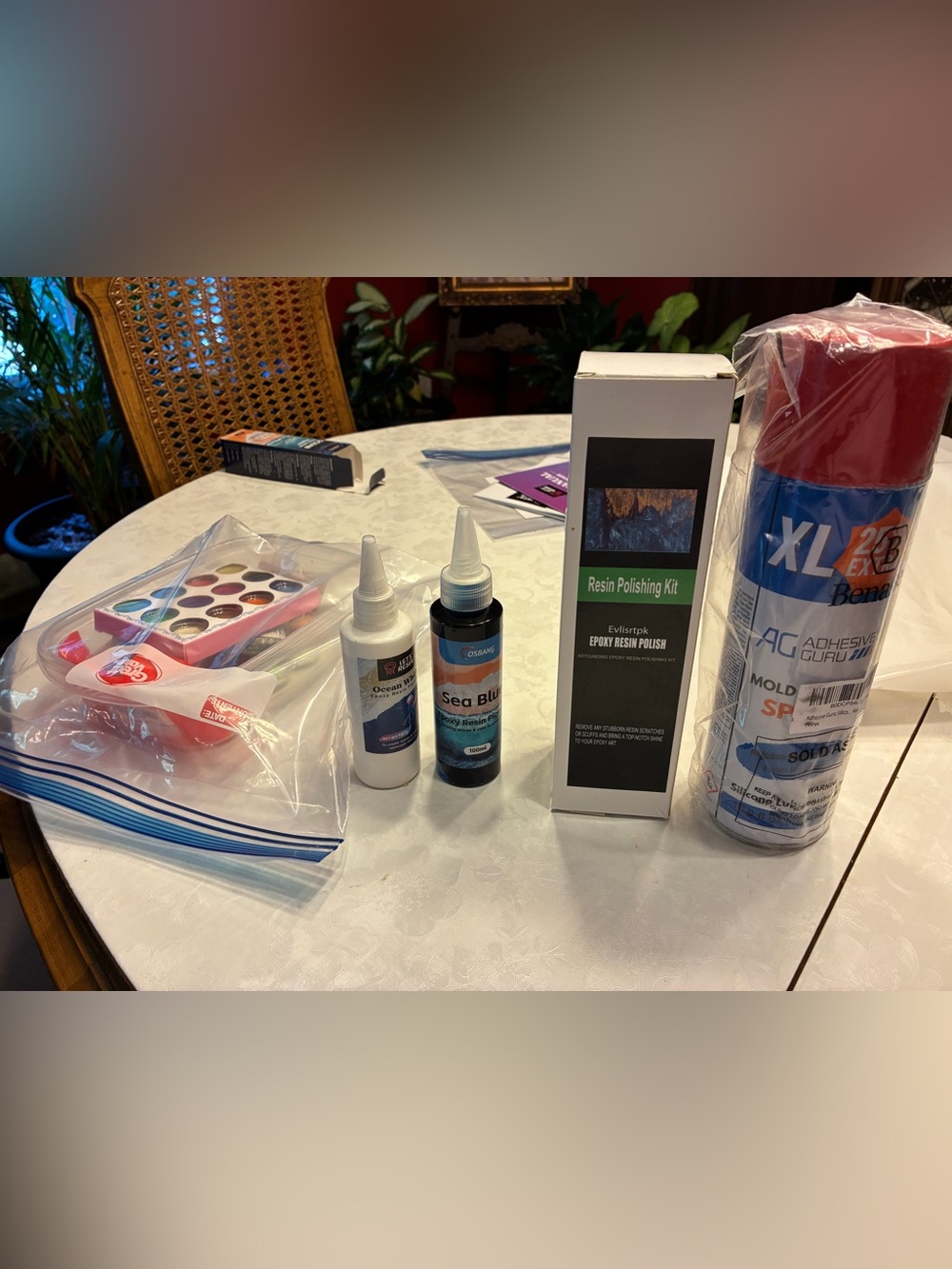 Resiner’s Items - Picture 2 of 4